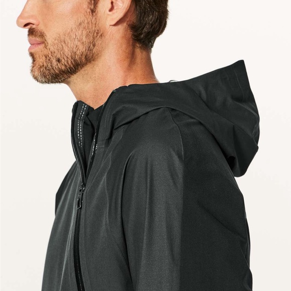 Lululemon Surge Anorak Hybrid in Onyx - Picture 3 of 7